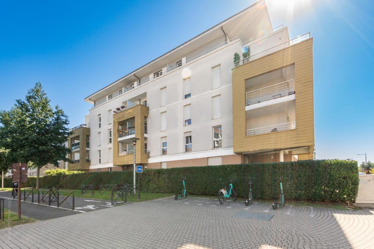 Апартаменты Luxe Penthouse For 6 - Fairytale Factory Бюсси-Сен-Жорж Экстерьер фото